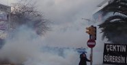 Kayyumun atandığı Zaman'a destek veren kitleye polis müdahalesi!