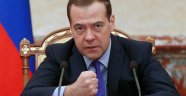Medvedev: Karabağ krizinde Türkiye faktörü olabilir