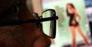 Mesaide porno film izlerken kalp krizi geçirip hayatını kaybetti!