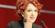 Nagehan Alçı 23 Nisan şarkısının sözlerini Bakan Avcı'ya şikayet etti