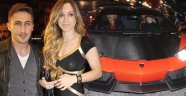 Sabri Sarıoğlu'nun eşi test sürüşü için aldığı 3 milyonluk otomobilde sigara içtirince...
