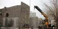 Sur'a 4 metre yüksekliğinde duvar örülüyor