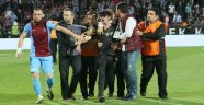 Trabzonspor - Fenerbahçe maçındaki olaylar yabancı basında geniş yankı buldu!