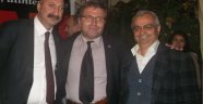 YAZARIMIZ ABİT DURSUN, KİTAPLARINI İMZALIYOR...