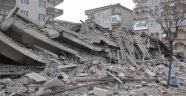 Yozgat'ta 8 Gün Önce Depremde Hasar Gören 20 Daireli Bina Çöktü