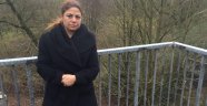 Zeynep Altıok Solingen'deki anıtı ziyaret etti