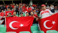 Yalnız bırakmadılar!