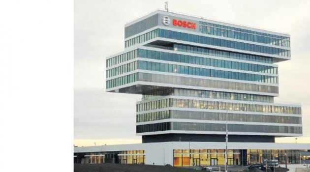 Zamanı yanlış gösteren saat