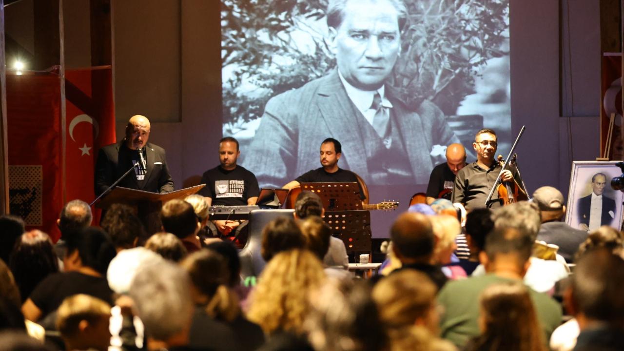 Atatürk, Efes Selçuk’ta şarkılar ve şiirlerle anıldı