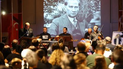 Atatürk, Efes Selçuk ’ta şarkılar ve şiirlerle anıldı