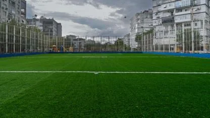 Büyükşehir’den gençlere beş yeni halı saha