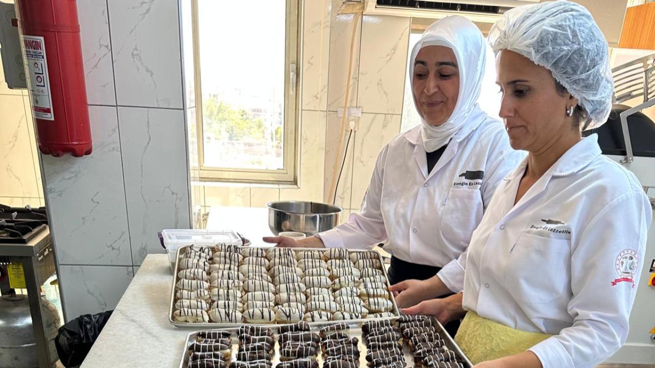 Çiğli’de istihdama tatlı dokunuş