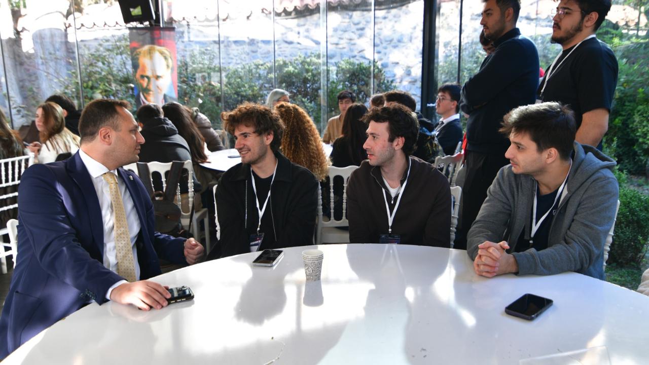 Genç beyinler afetlere dirençli Bornova için kod yazdı​​​​​​​!