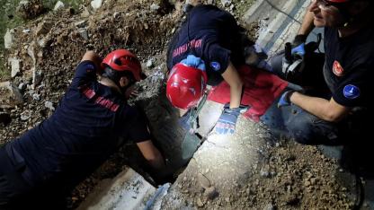 İzmir itfaiyesi can dostlar için seferber oldu