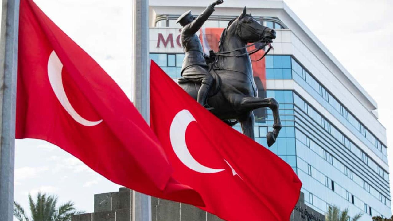 İzmir&#039;de hayat 1 dakikalığına durdu!