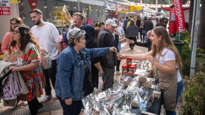 Bornova Büyükpark’ta dayanışma rüzgârı esti