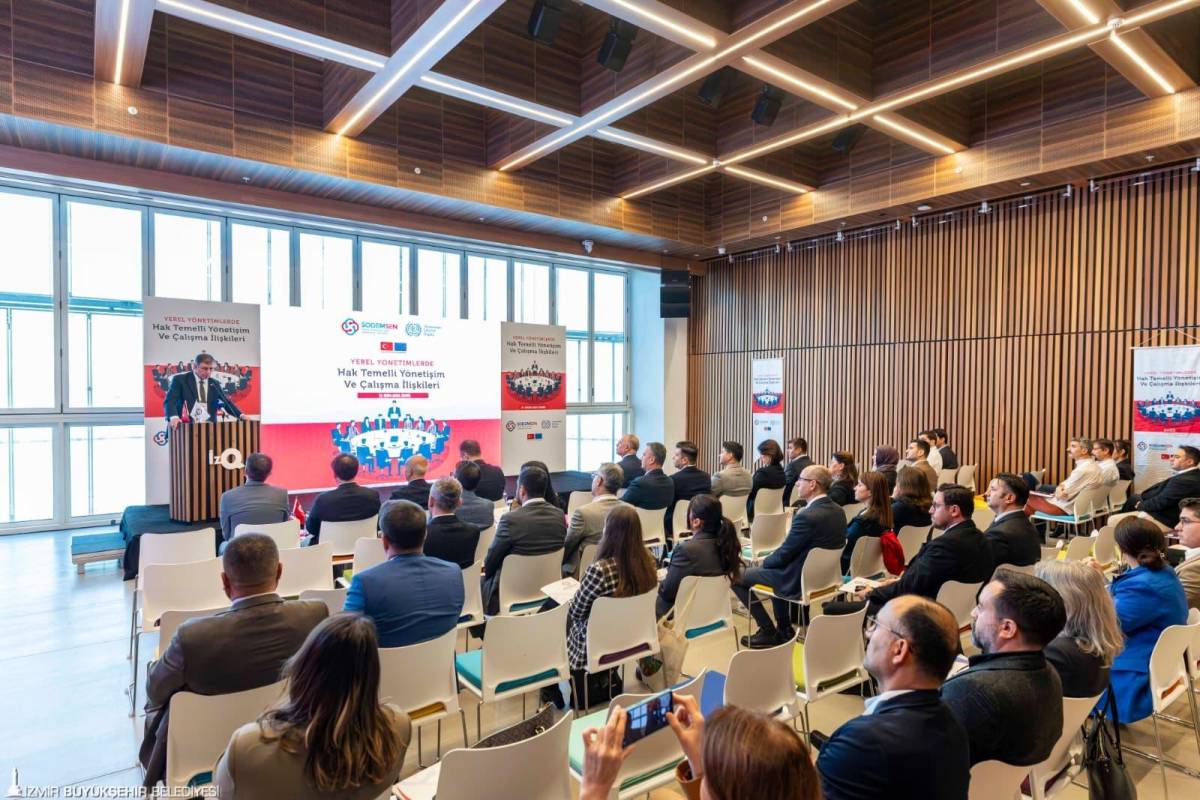 Başkan Tugay açıkladı: Makam odaları kalkıyor!