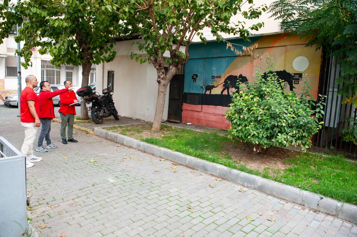 Karşıyaka’daki afet toplanma alanları tek tek denetleniyor