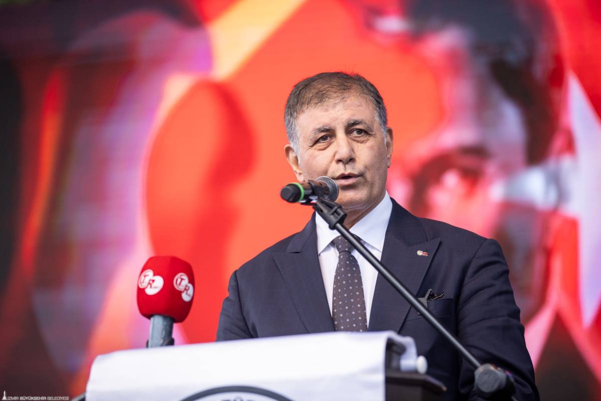 Başkan Tugay: Atatürk, en büyük eseri olan Cumhuriyet ile sonsuza dek yaşayacak