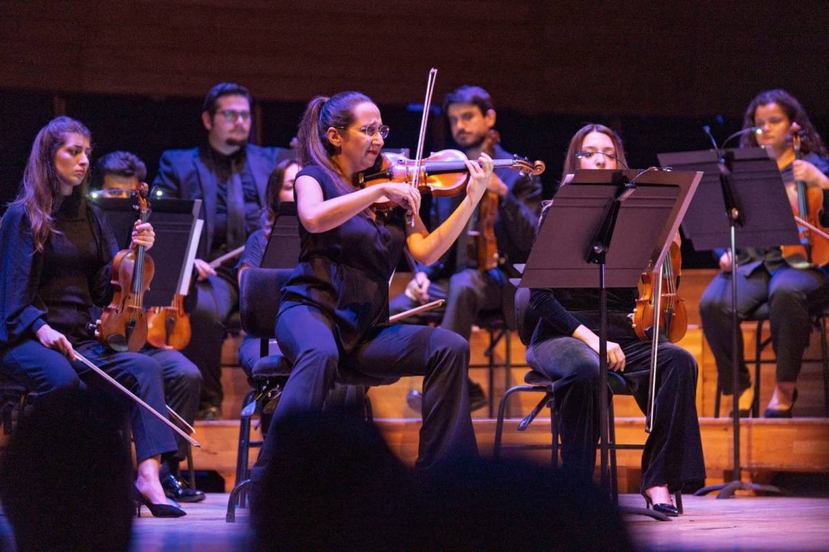 İzmir’de Ata’ya özlem notalarla yankılandı