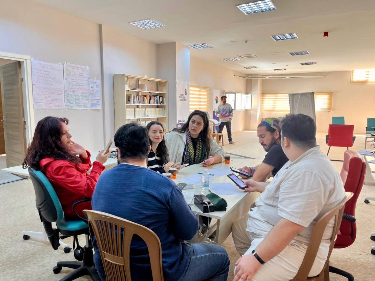 Gençlere belediye çalışmaları hakkında eğitim