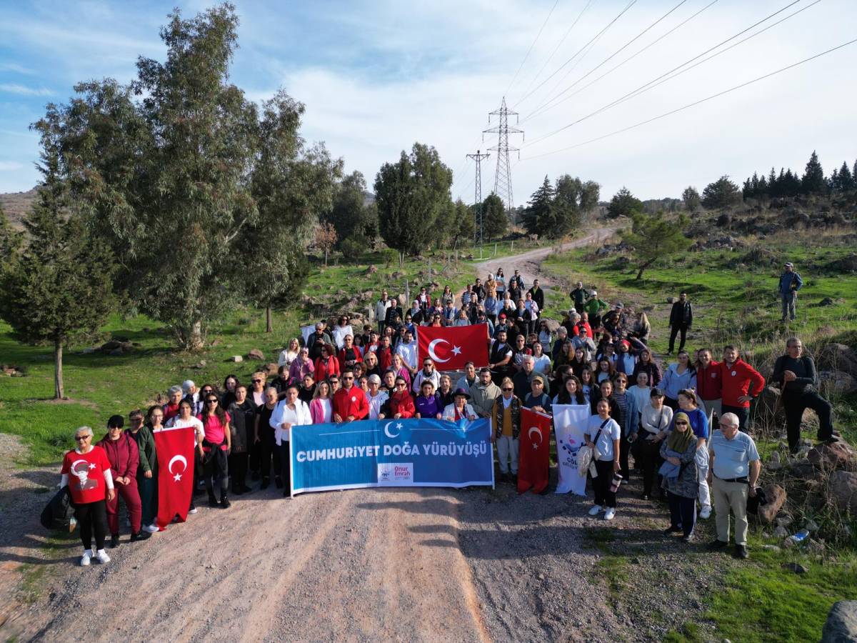 Çiğli’de Cumhuriyet coşkusu doğayla buluştu