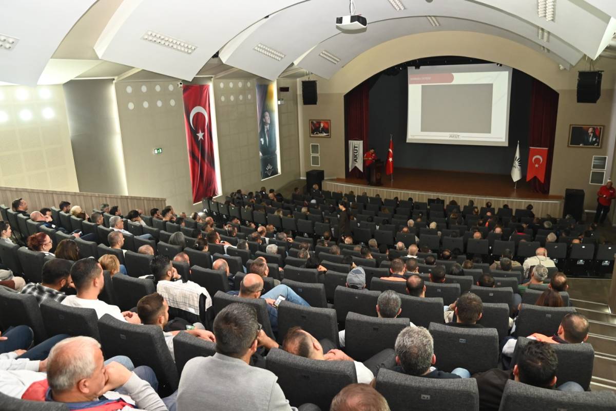 Karabağlar'da personele 'afet' eğitimi