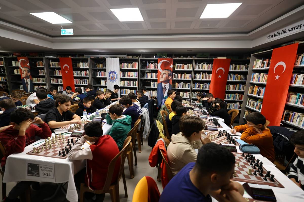 Efes Selçuk’ta ‘Ataya Saygı’ satranç turnuvası başladı